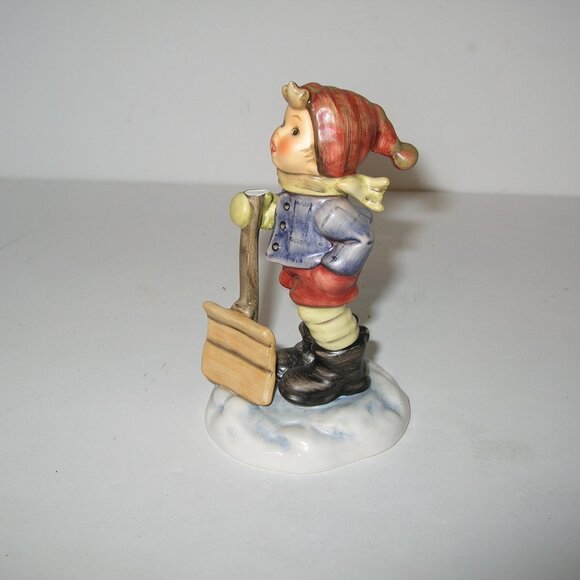 Goebel Hummel Figurine "LET IT SNOW" #2036  TMK7 5"Tall - Picture 3 of 6